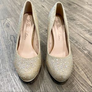 Trendy Gold Sparkly Closed Toe Heels